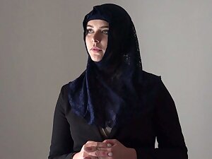 Mad Bundy & Nikky Dream in Rich Muslim Lady Nikky Dream Wants To Buy Apartments In Prague - Porncz