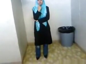 Dude tapes his muslim hijab gf with big boobs and shaved pussy showering